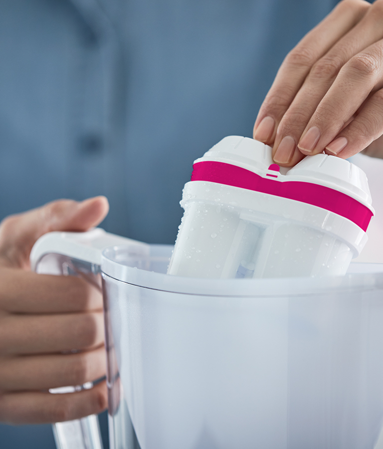 Tischwasserfilter Kartusche wechseln