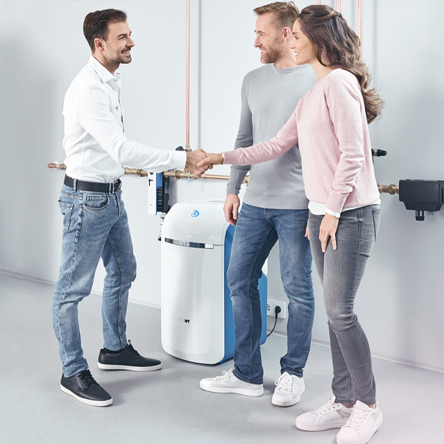 Ein BWT Installateur beantwortet kompetent alle Fragen rund um das Thema Wasseraufbereitung.