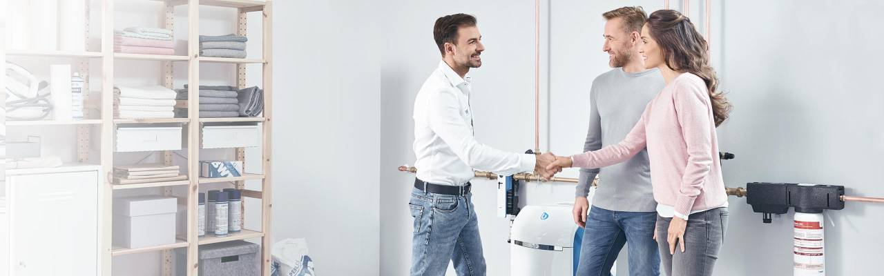 Ein BWT Installateur beantwortet kompetent alle Fragen rund um das Thema Wasseraufbereitung.