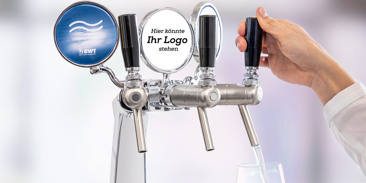 Das ist eine BWT WasserBar, verziert mit Ihrem Logo.