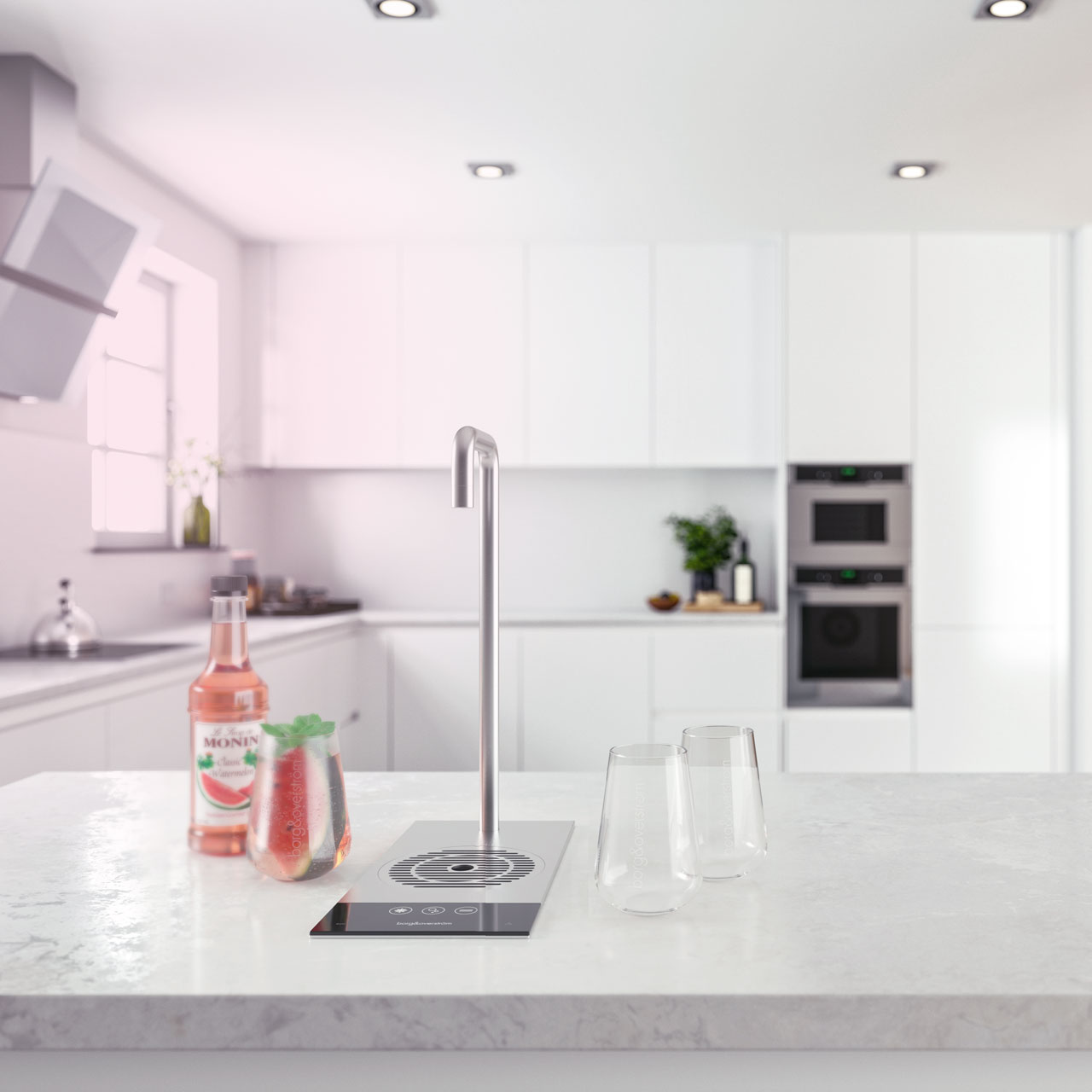 Ein Beispiel, wie der Wasserspender BWT Palaimon P30 in einer Küche aussieht. 