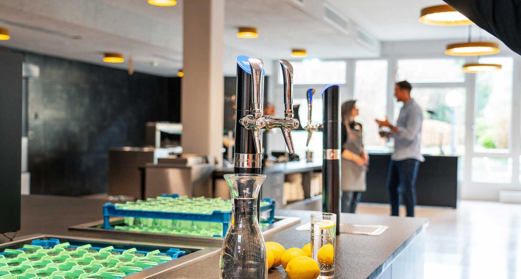 BWT WasserBar auf einer Theke im The Lab Hotel.