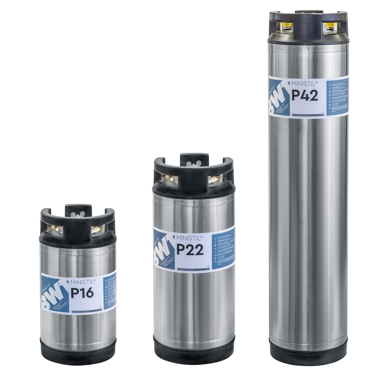 Drei BWT‑Vollentsalzungspatronen aus Edelstahl in unterschiedlichen Grössen, freigestellt