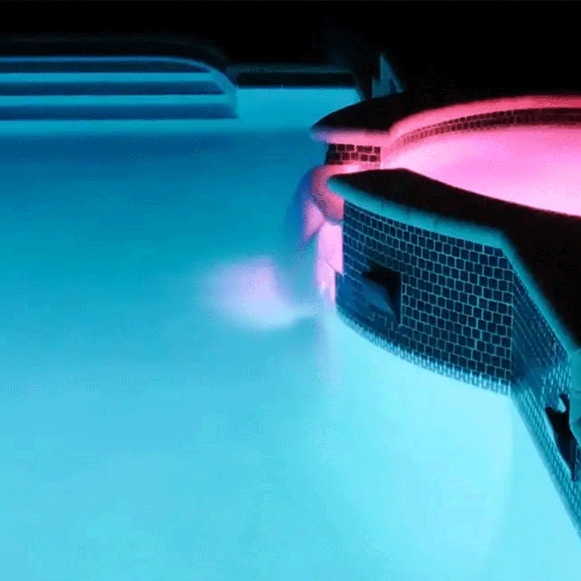 Pool trends fra BWT unikt LED lys til din pool