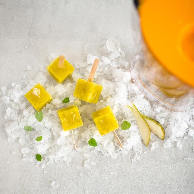 Lemon balm pear ice lollipop