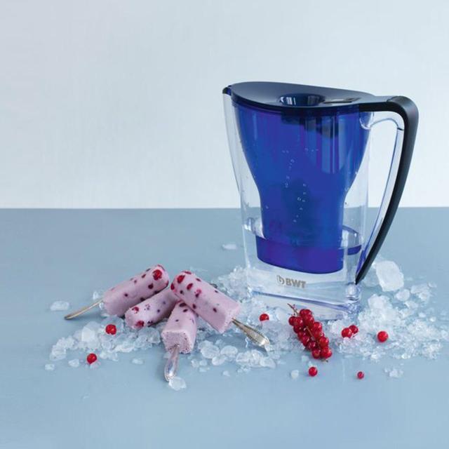 Red currant, ginger and yoghurt ice lolly