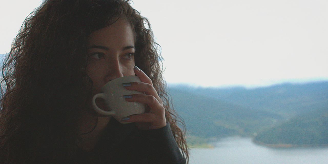 Women drinking coffee