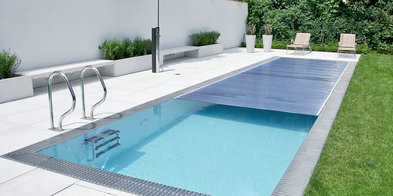 Schwimmbecken Rollabdeckung
