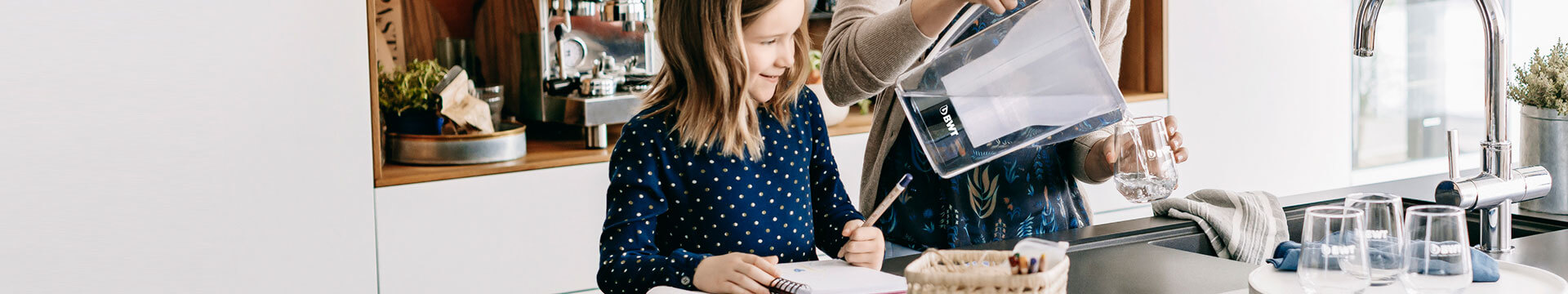 Wasser-am-Tisch-CategoryHeader