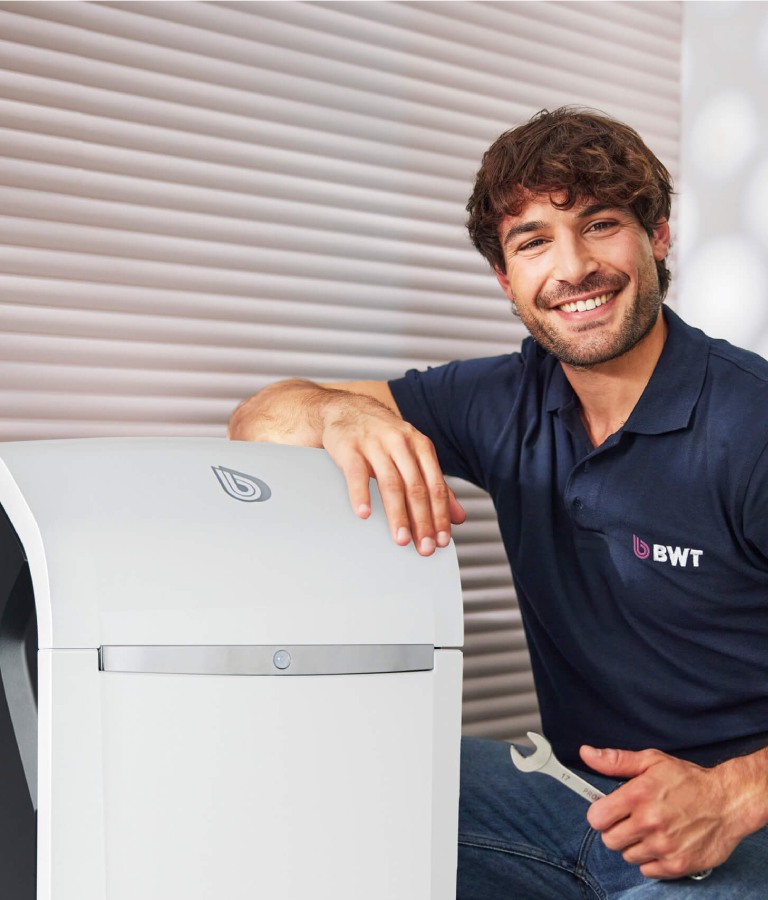 BWT installer with a Perla softener