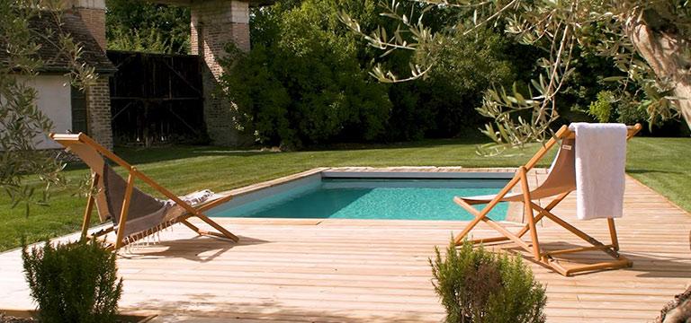 La piscine hors-sol en bois, un rêve accessible