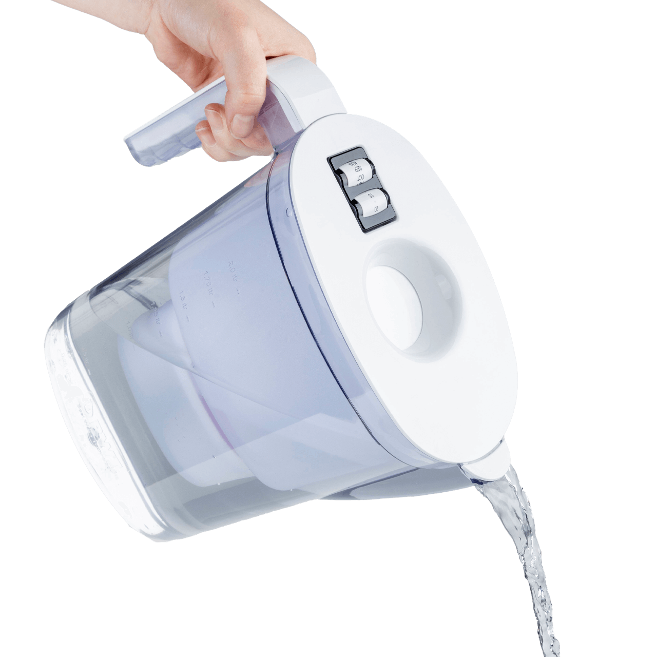 Ausschenken aus dem Tischwasserfilter Vida in weiß