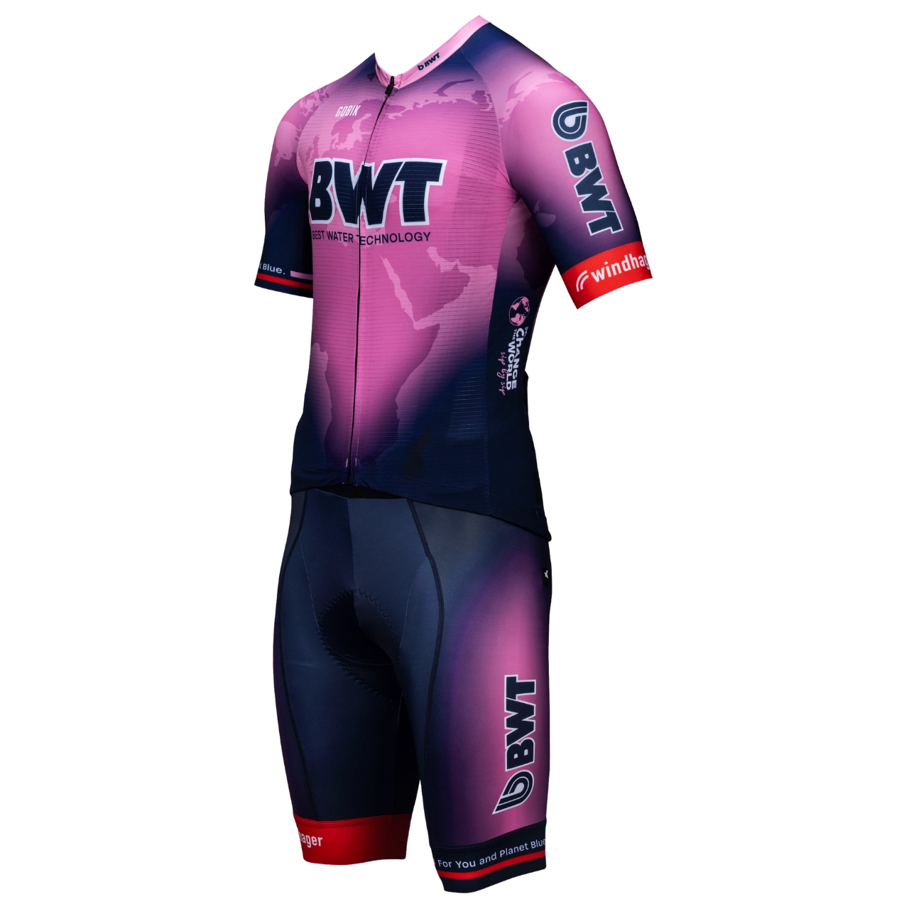 02_BWT_Radoutfit_2026_Male_Front_Left
