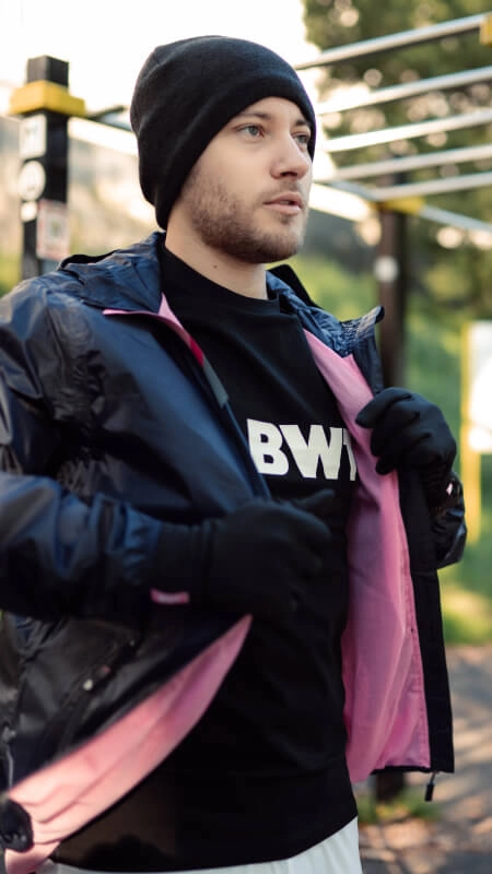 Man mit BWT Jacke