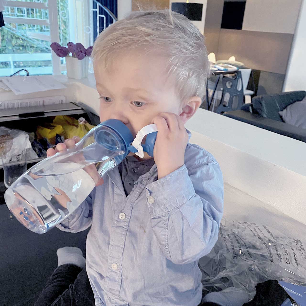 AQAdrink kundecase - Søren - søn drikker vand